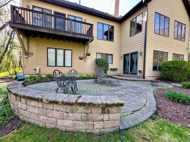 15214 Shamrock Lane, Woodstock, IL 60098