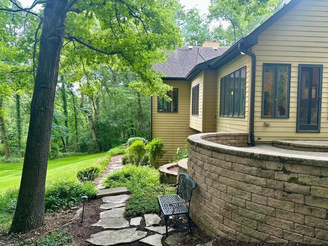 15214 Shamrock Lane, Woodstock, IL 60098