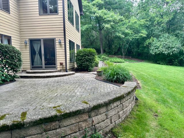 15214 Shamrock Lane, Woodstock, IL 60098