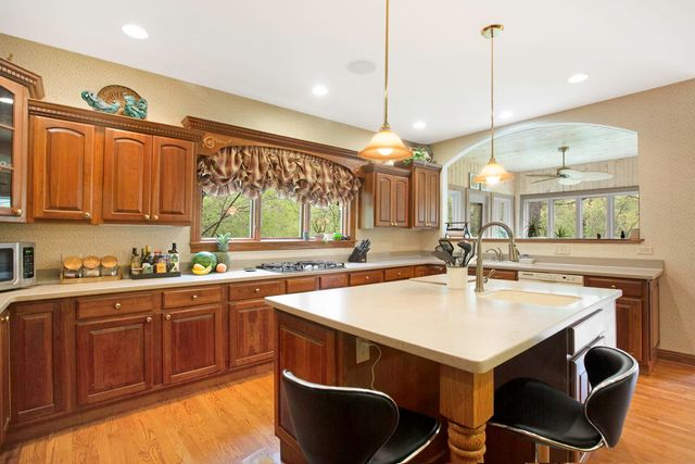 15214 Shamrock Lane, Woodstock, IL 60098