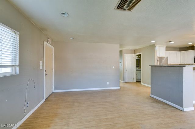 5650 Sea Breeze Avenue, Las Vegas, NV 89110