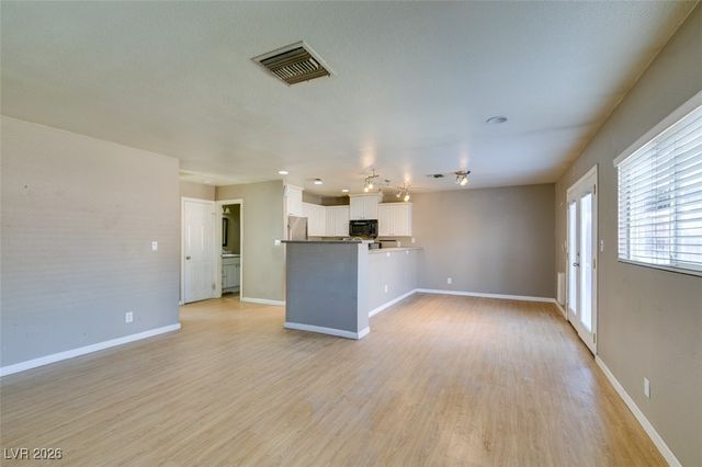 5650 Sea Breeze Avenue, Las Vegas, NV 89110