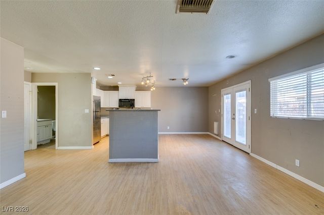 5650 Sea Breeze Avenue, Las Vegas, NV 89110