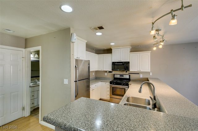 5650 Sea Breeze Avenue, Las Vegas, NV 89110