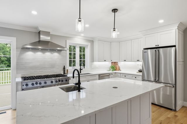 22 Townsend Road, Shirley, MA 01464