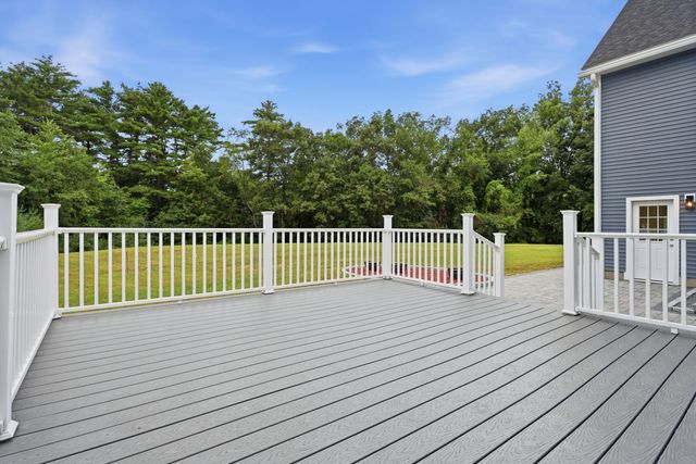 22 Townsend Road, Shirley, MA 01464