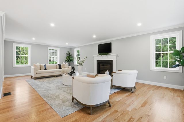 22 Townsend Road, Shirley, MA 01464