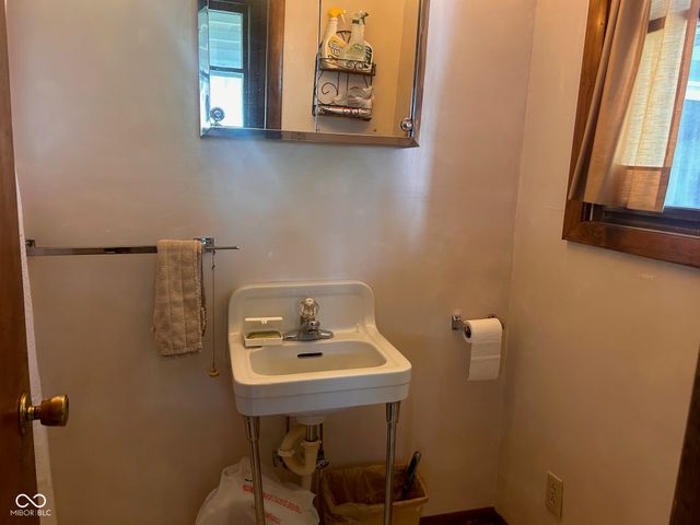 712 Cottage Avenue, Anderson, IN 46012