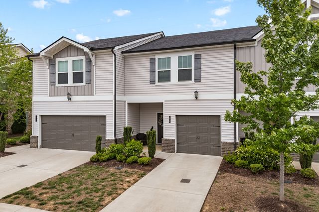1211 W End Station Dr, Lebanon, TN 37087
