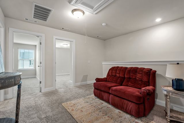 1211 W End Station Dr, Lebanon, TN 37087