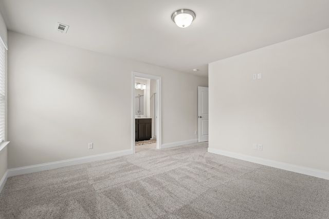 1211 W End Station Dr, Lebanon, TN 37087