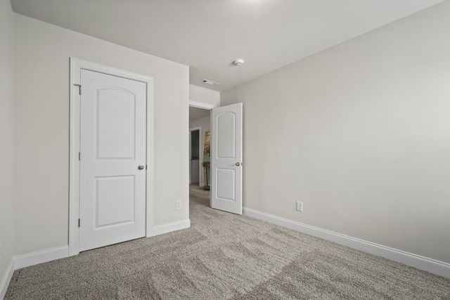 1211 W End Station Dr, Lebanon, TN 37087
