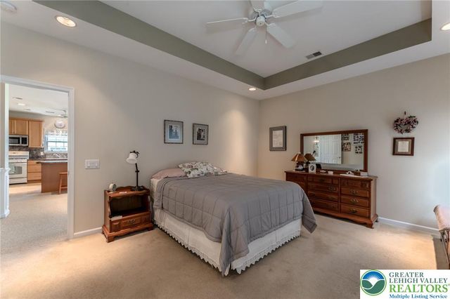 5 Edinburgh Drive, Easton, PA 18045