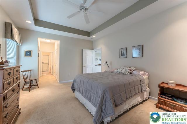 5 Edinburgh Drive, Easton, PA 18045