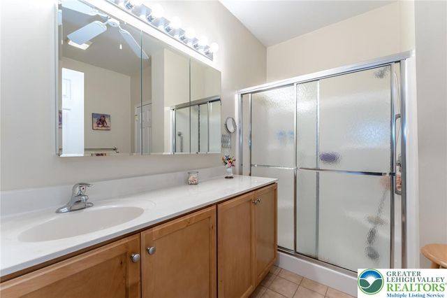 5 Edinburgh Drive, Easton, PA 18045