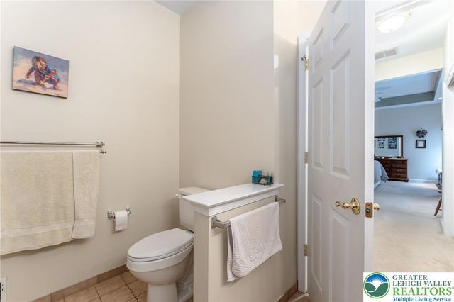 5 Edinburgh Drive, Easton, PA 18045