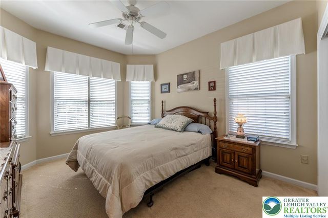 5 Edinburgh Drive, Easton, PA 18045