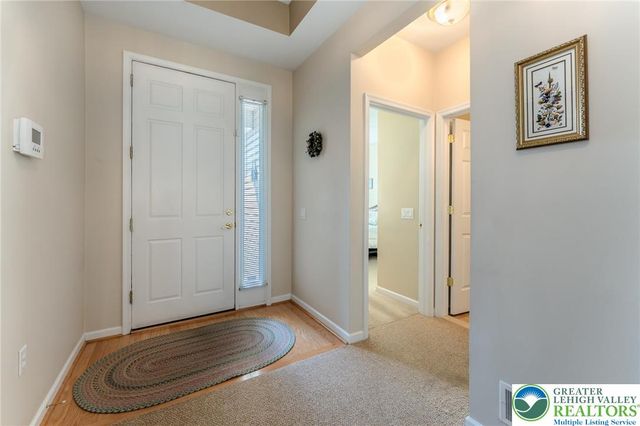 5 Edinburgh Drive, Easton, PA 18045