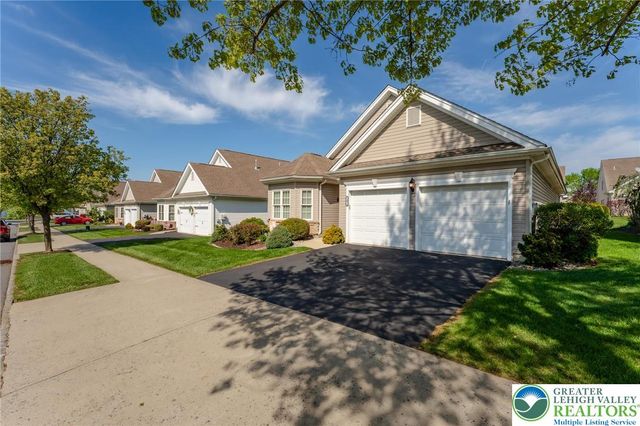 5 Edinburgh Drive, Easton, PA 18045