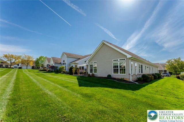 5 Edinburgh Drive, Easton, PA 18045