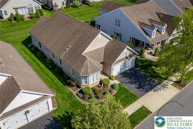5 Edinburgh Drive, Easton, PA 18045