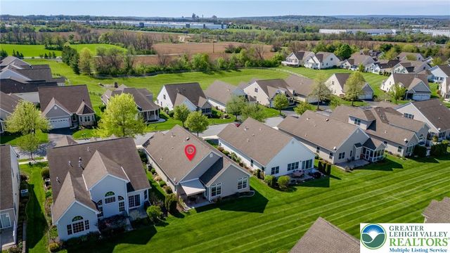 5 Edinburgh Drive, Easton, PA 18045