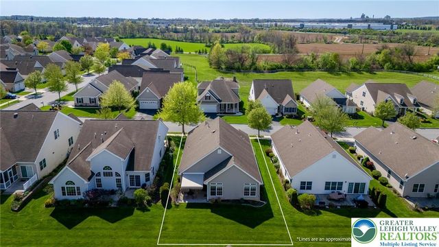 5 Edinburgh Drive, Easton, PA 18045
