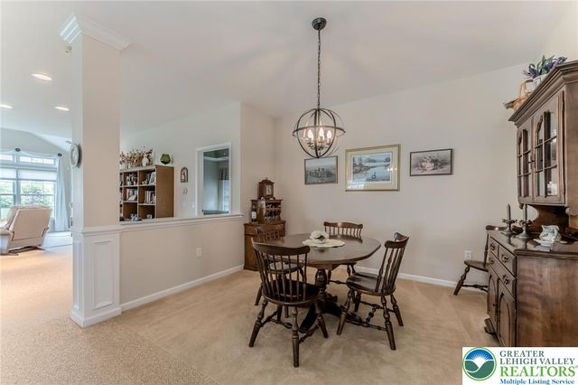 5 Edinburgh Drive, Easton, PA 18045