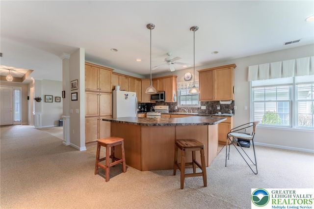 5 Edinburgh Drive, Easton, PA 18045