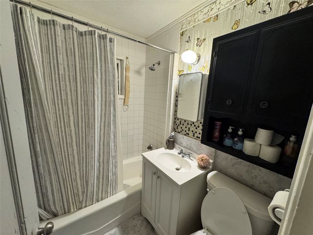 3841 Columbia Street, Des Moines, IA 50313