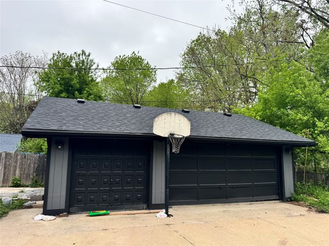 3841 Columbia Street, Des Moines, IA 50313
