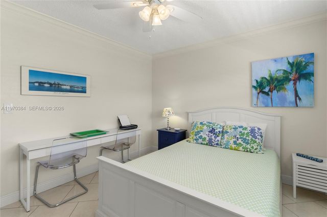 5121 W Oakland Park Blvd 304, Lauderdale Lakes, FL 33313