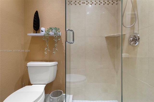 5121 W Oakland Park Blvd 304, Lauderdale Lakes, FL 33313