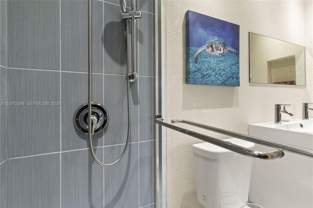 5121 W Oakland Park Blvd 304, Lauderdale Lakes, FL 33313