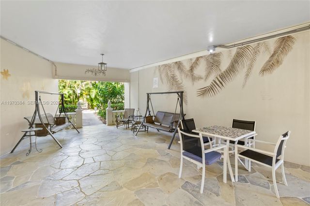 5121 W Oakland Park Blvd 304, Lauderdale Lakes, FL 33313