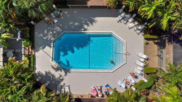 5121 W Oakland Park Blvd 304, Lauderdale Lakes, FL 33313