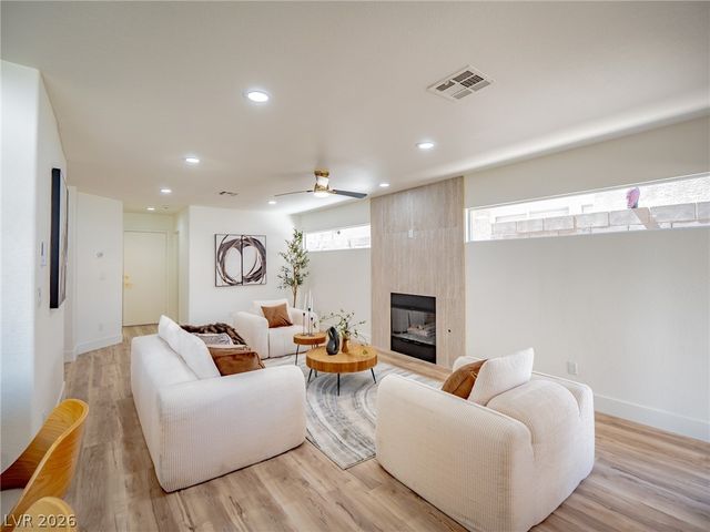 9364 Sparkling Waters Avenue, Las Vegas, NV 89129