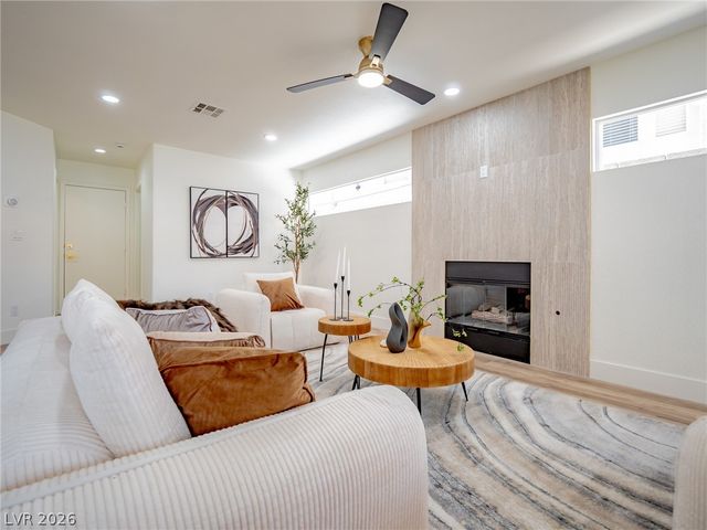 9364 Sparkling Waters Avenue, Las Vegas, NV 89129