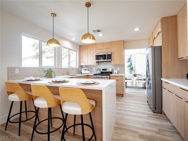 9364 Sparkling Waters Avenue, Las Vegas, NV 89129