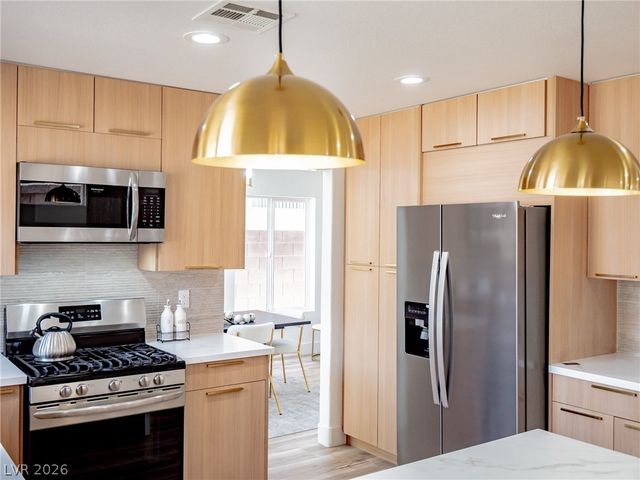 9364 Sparkling Waters Avenue, Las Vegas, NV 89129