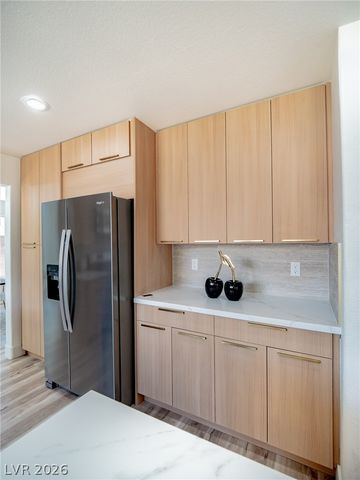 9364 Sparkling Waters Avenue, Las Vegas, NV 89129