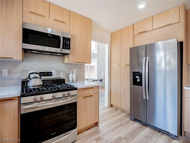 9364 Sparkling Waters Avenue, Las Vegas, NV 89129