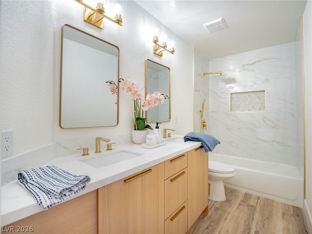 9364 Sparkling Waters Avenue, Las Vegas, NV 89129