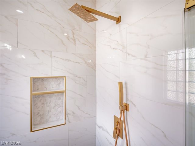 9364 Sparkling Waters Avenue, Las Vegas, NV 89129