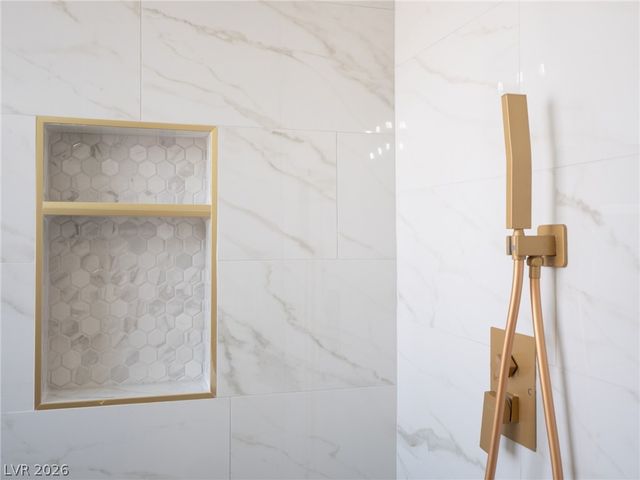 9364 Sparkling Waters Avenue, Las Vegas, NV 89129