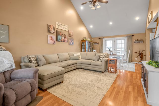 125 Summerhill Way, Winchester, KY 40391