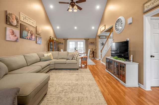 125 Summerhill Way, Winchester, KY 40391