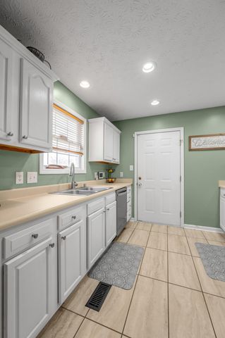 125 Summerhill Way, Winchester, KY 40391