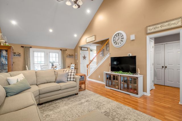 125 Summerhill Way, Winchester, KY 40391