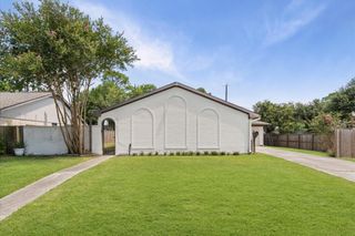 15402 W Barbara Circle, Houston, TX 77071
